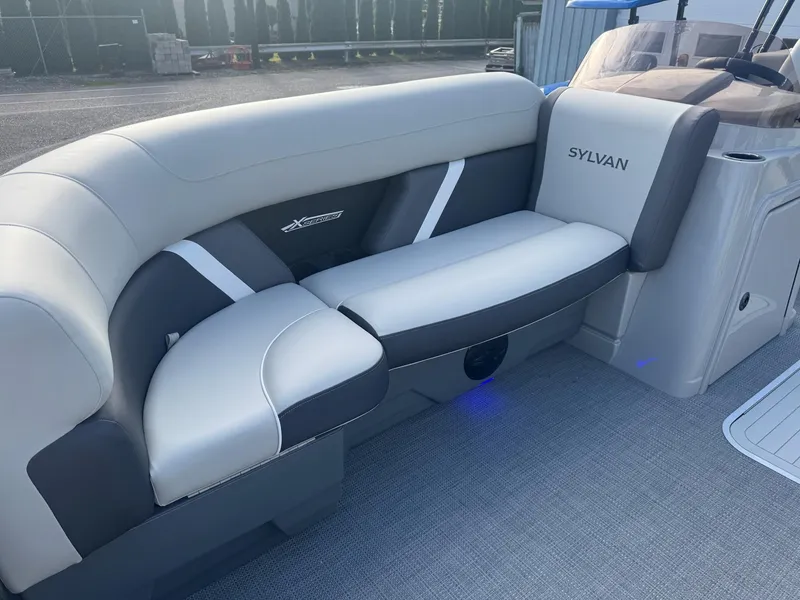 Slide: The Image of Sylvan X3 LZ Mirage Tritoon 2025 - 35