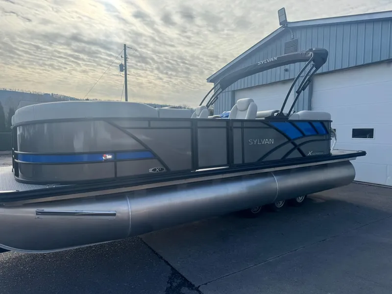 Slide: The Image of Sylvan X3 LZ Mirage Tritoon 2025 - 8