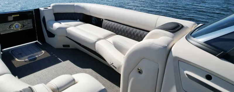 Slide: The Image of Barletta LUSSO L25UCAT 2025 - 17