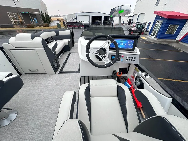 Slide: The Image of Montara 25' Surf Boss 2024 - 12