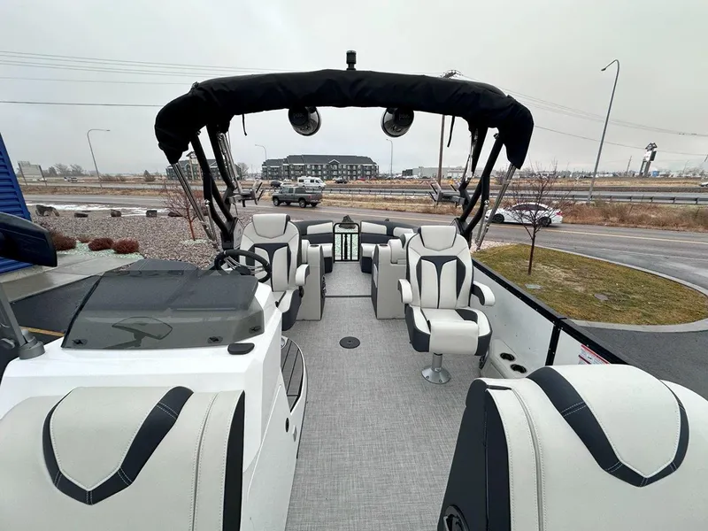 Slide: The Image of Montara 25' Surf Boss 2024 - 17