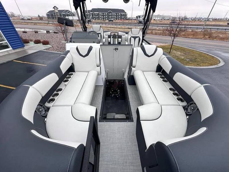 Slide: The Image of Montara 25' Surf Boss 2024 - 18