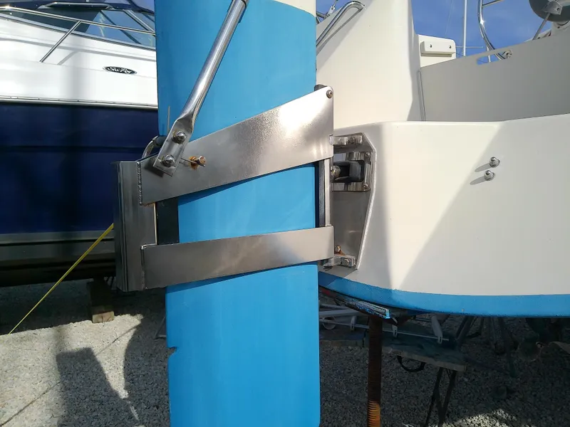 Slide: The Image of 2017 Hake Seaward 32RK sailboat mast and rigging detail. - 13