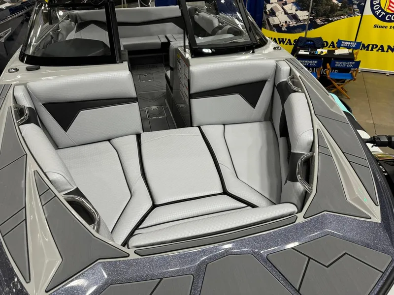 Slide: The Image of Supreme S220 2024 - 58