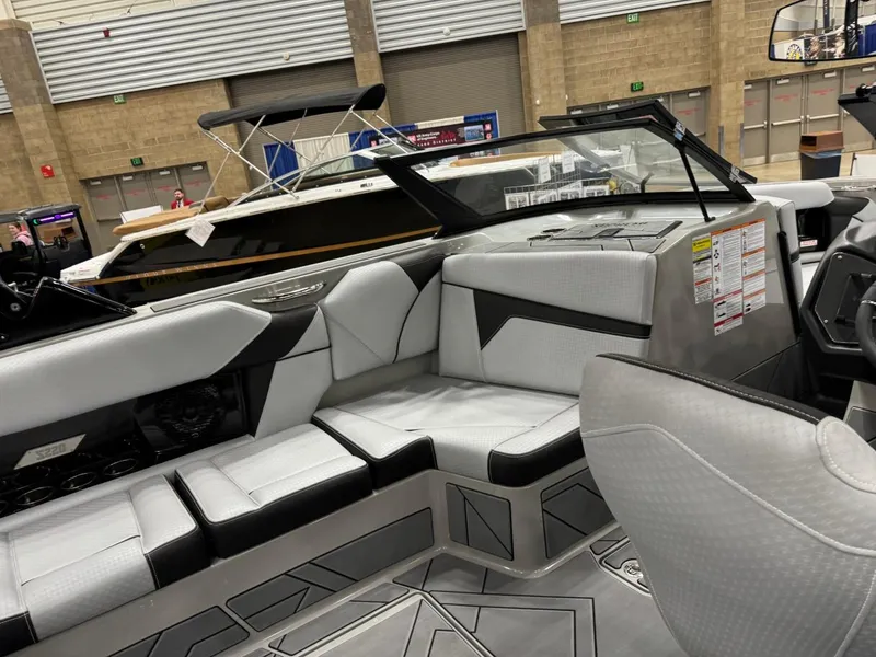 Slide: The Image of Supreme S220 2024 - 60