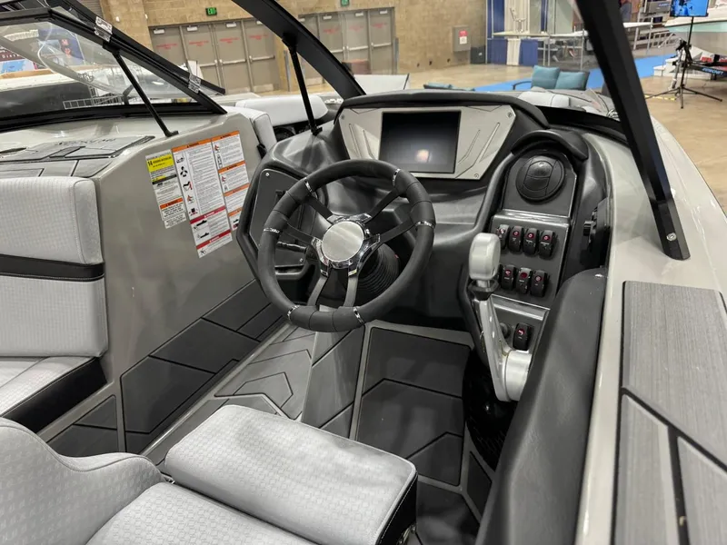 Slide: The Image of Supreme S220 2024 - 61