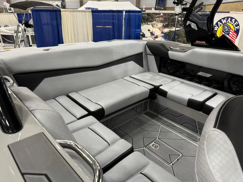 Slide: The Image of Supreme S220 2024 - 63