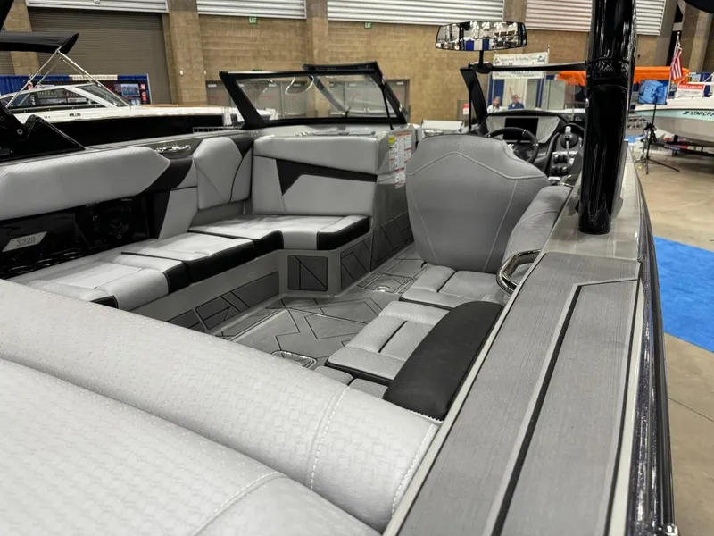 Slide: The Image of Supreme S220 2024 - 64