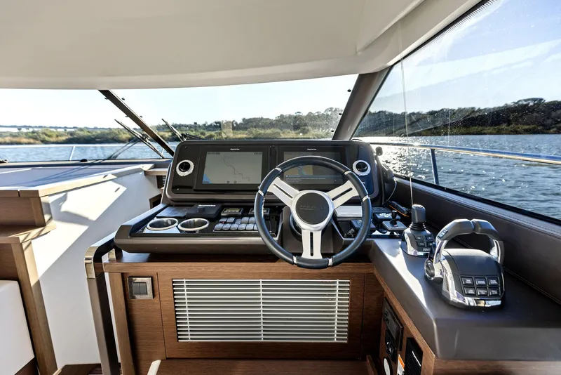 Slide: The Image of Prestige 520 2019 - 50