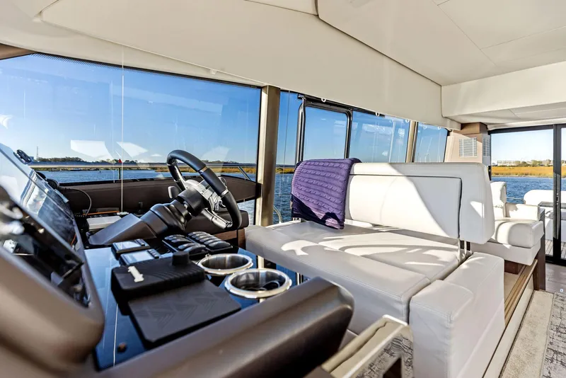 Slide: The Image of Prestige 520 2019 - 51