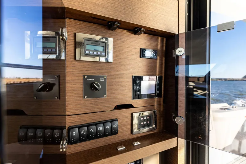 Slide: The Image of Prestige 520 2019 - 53