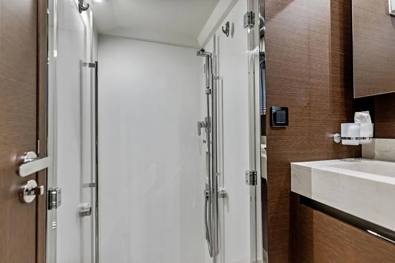 Slide: The Image of Prestige 520 2019 - 57