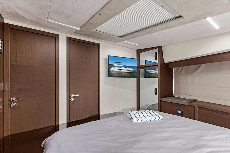 Slide: The Image of Prestige 520 2019 - 71