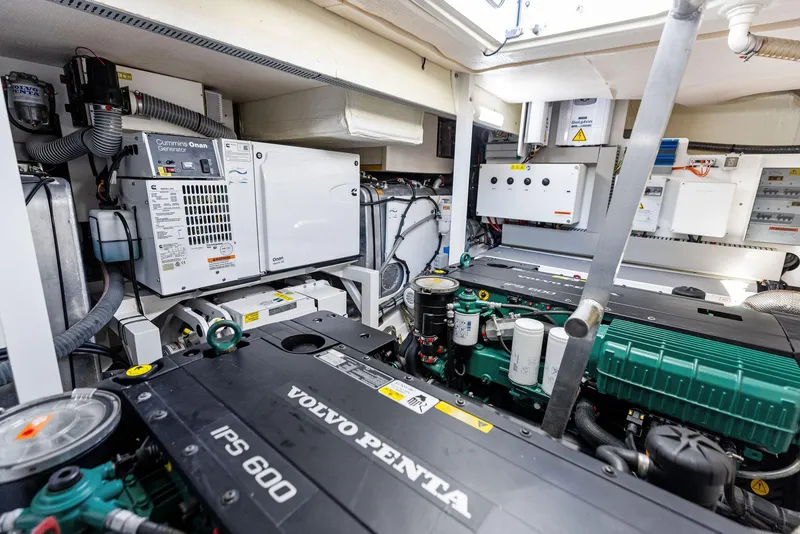 Slide: The Image of Prestige 520 2019 - 80