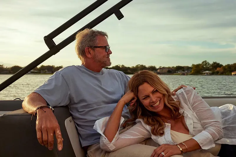 Slide: The Image of Manitou Cruise 20 Max Bench 2025 - 32