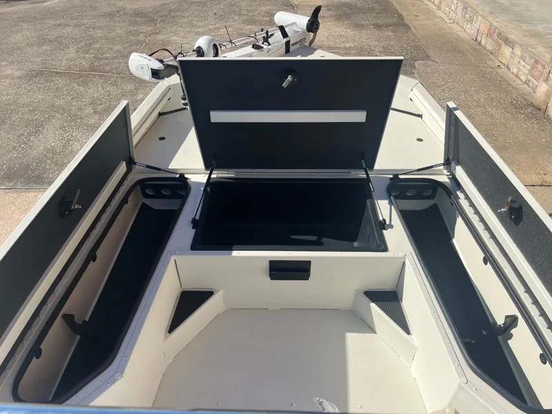 Slide: The Image of Ranger RB190 2024 - 17