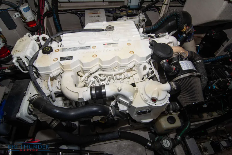 Slide: The Image of Sea Ray 410 Sundancer 2012 - 68