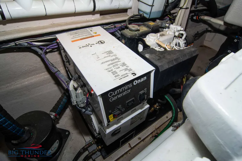 Slide: The Image of Sea Ray 410 Sundancer 2012 - 71