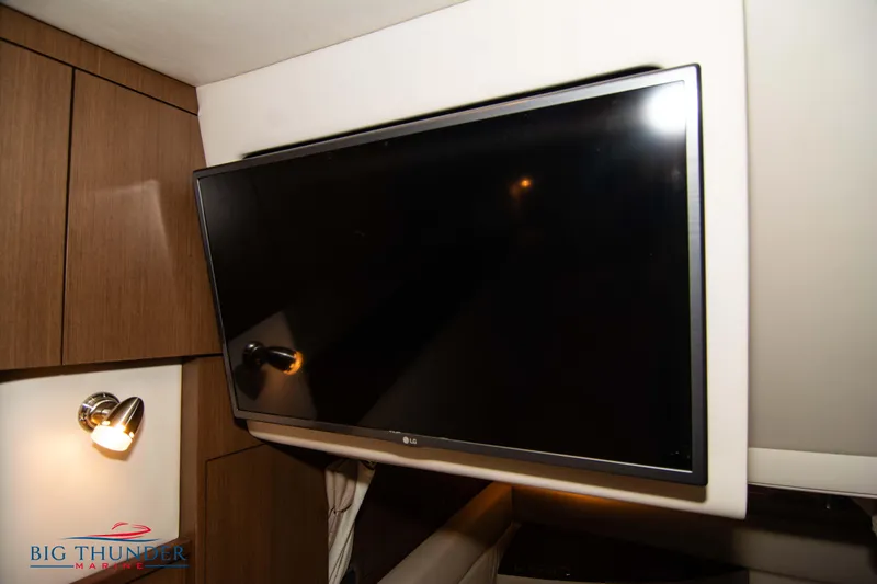 Slide: The Image of Sea Ray 370 Sundancer 2016 - 52