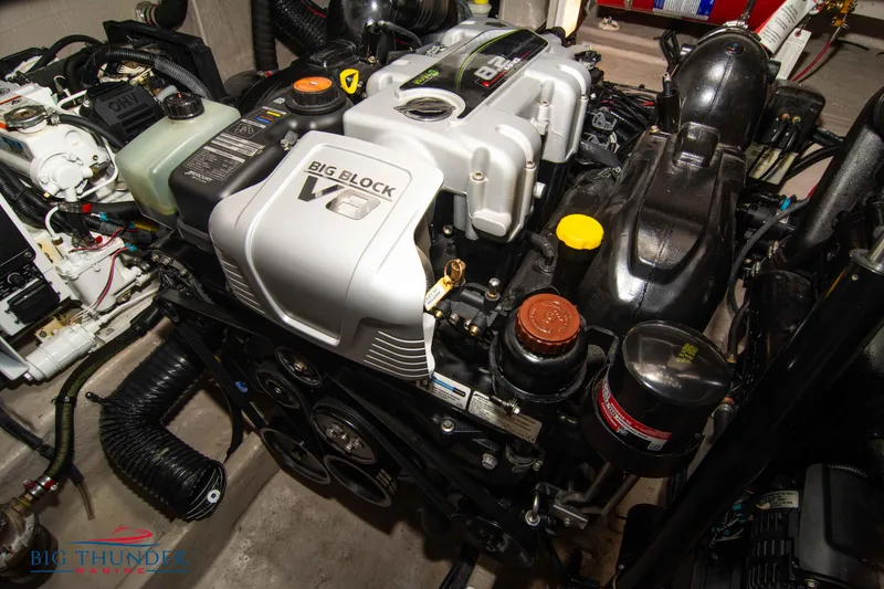 Slide: The Image of Sea Ray 370 Sundancer 2016 - 76