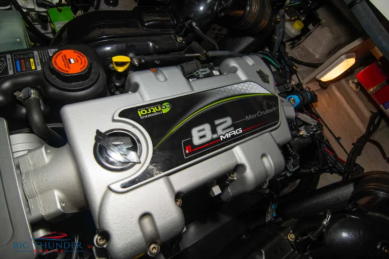 Slide: The Image of Sea Ray 370 Sundancer 2016 - 78