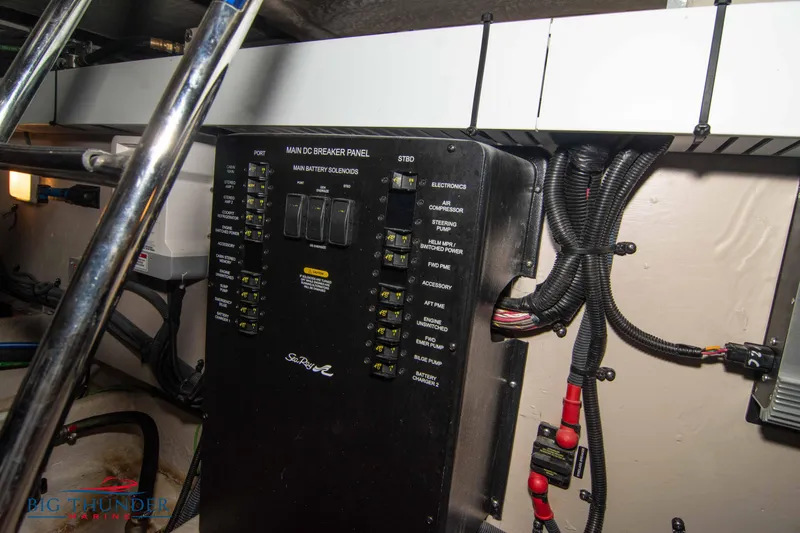 Slide: The Image of Sea Ray 370 Sundancer 2016 - 84