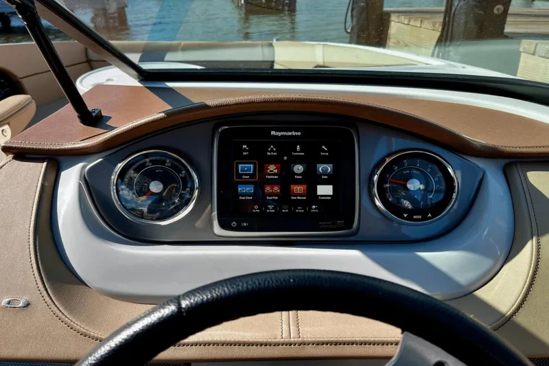 Slide: The Image of Sea Ray 240 Sundeck Outboard 2016 - 15
