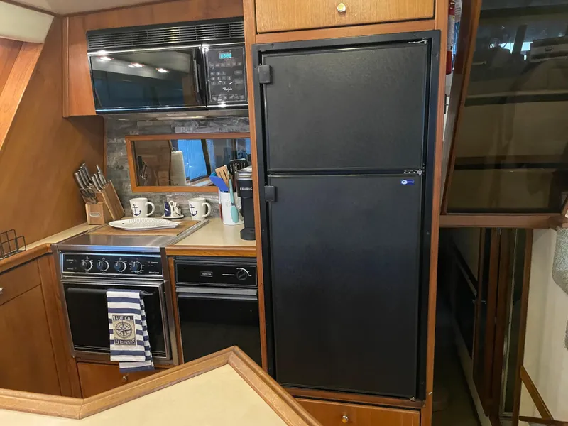 Slide: The Image of Bayliner 4788 Pilot House Motoryacht 1995 - 52