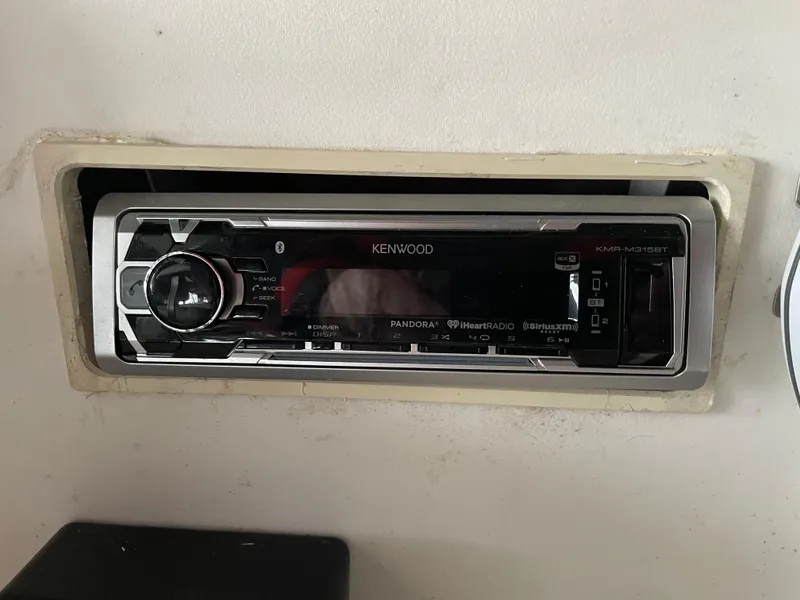 Slide: The Image of Bayliner 4788 Pilot House Motoryacht 1995 - 65