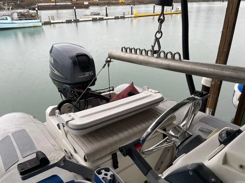 Slide: The Image of Bayliner 4788 Pilot House Motoryacht 1995 - 71