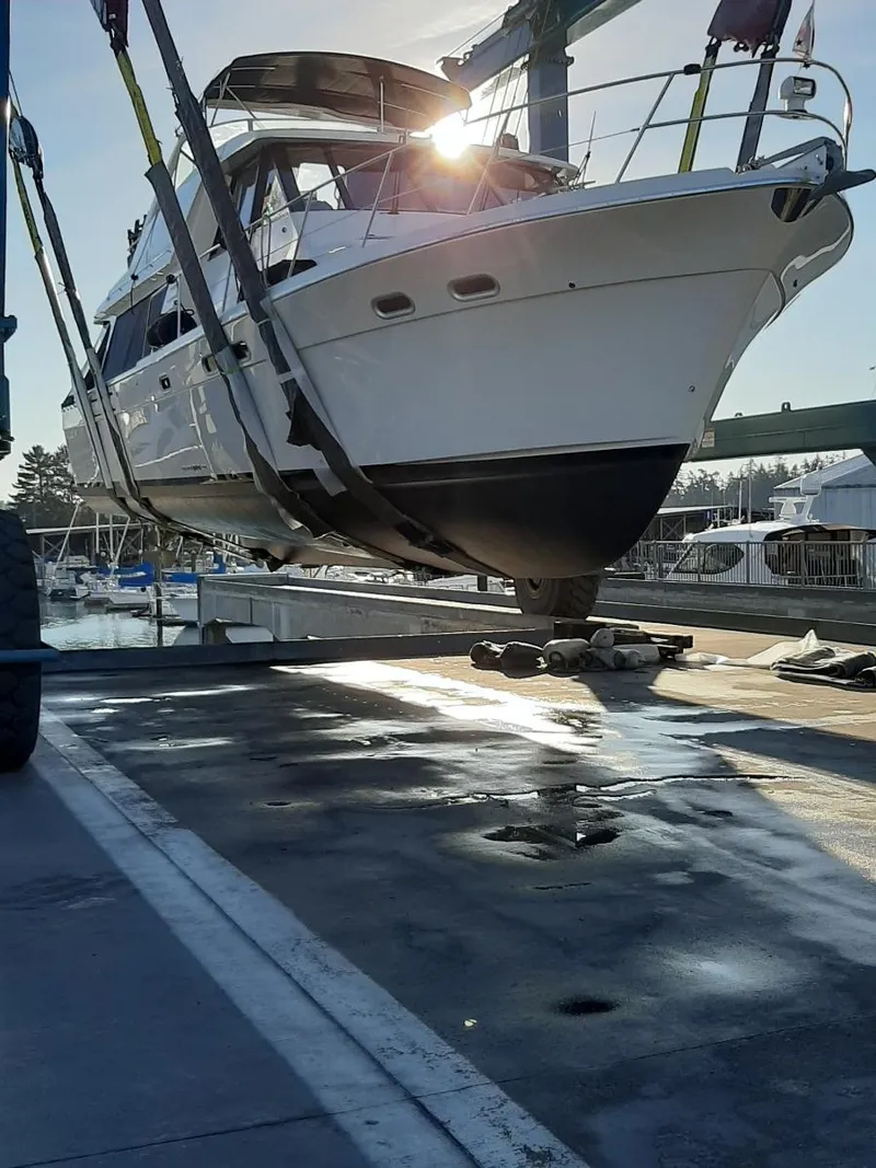 Slide: The Image of Bayliner 4788 Pilot House Motoryacht 1995 - 72