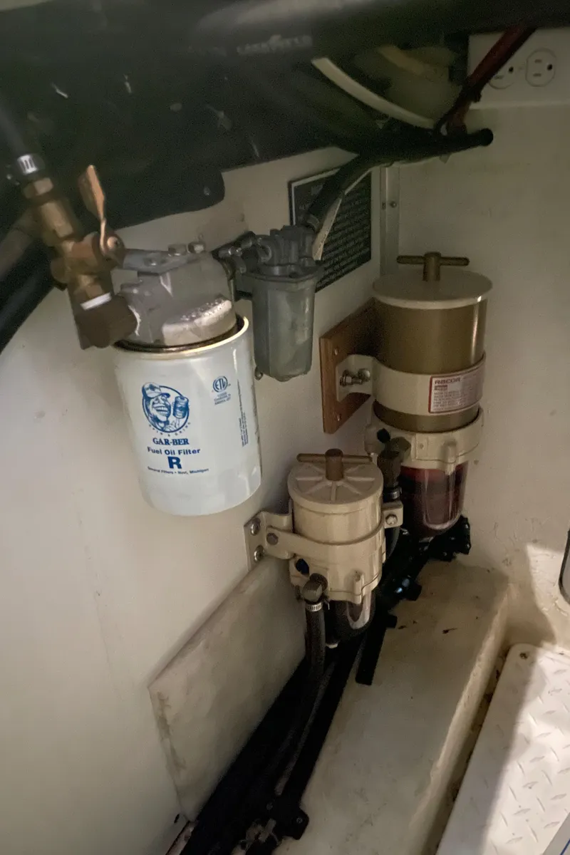 Slide: The Image of Bayliner 4788 Pilot House Motoryacht 1995 - 75