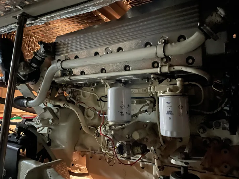 Slide: The Image of Bayliner 4788 Pilot House Motoryacht 1995 - 78