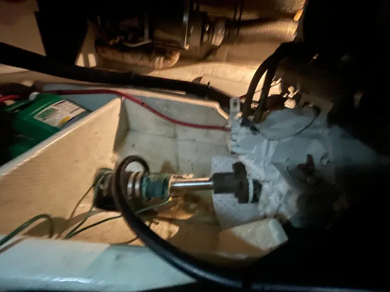 Slide: The Image of Bayliner 4788 Pilot House Motoryacht 1995 - 80