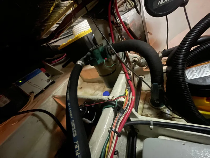 Slide: The Image of Bayliner 4788 Pilot House Motoryacht 1995 - 84