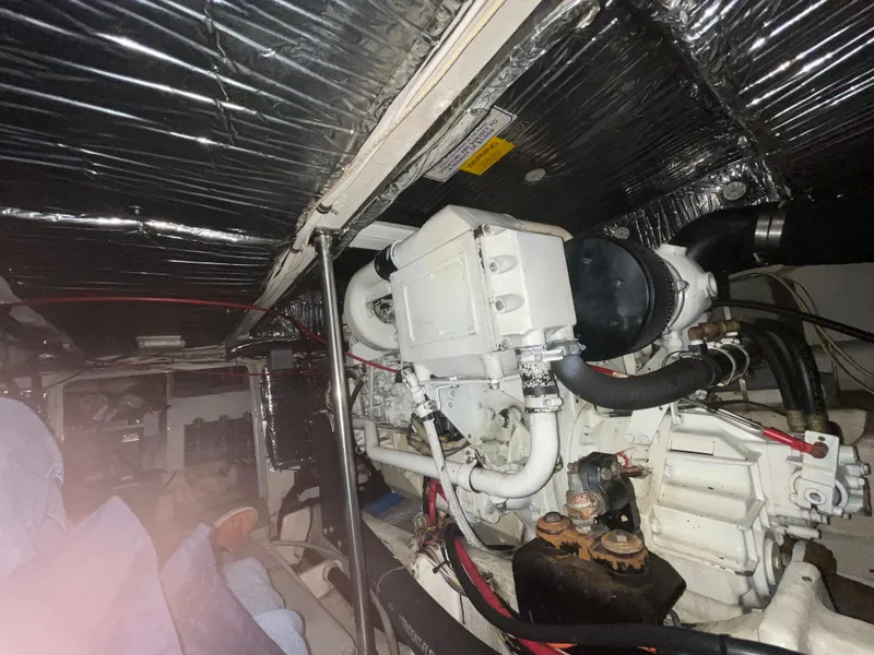 Slide: The Image of Bayliner 4788 Pilot House Motoryacht 1995 - 85