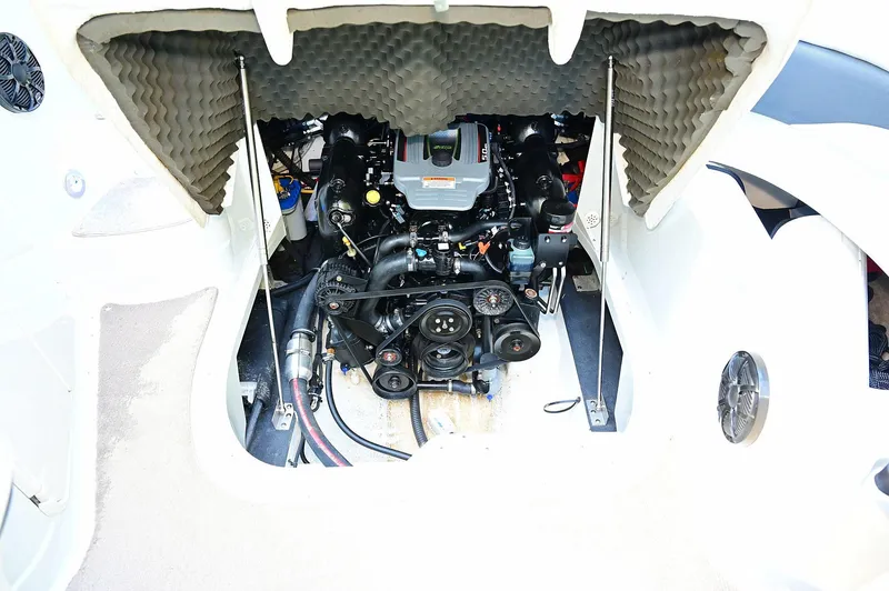 Slide: The Image of Crownline Boats 236 2015 - 107