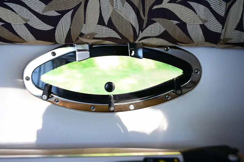 Slide: The Image of Crownline Boats 236 2015 - 85