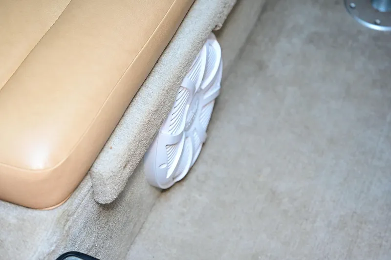 Slide: The Image of Crownline Boats 236 2015 - 94