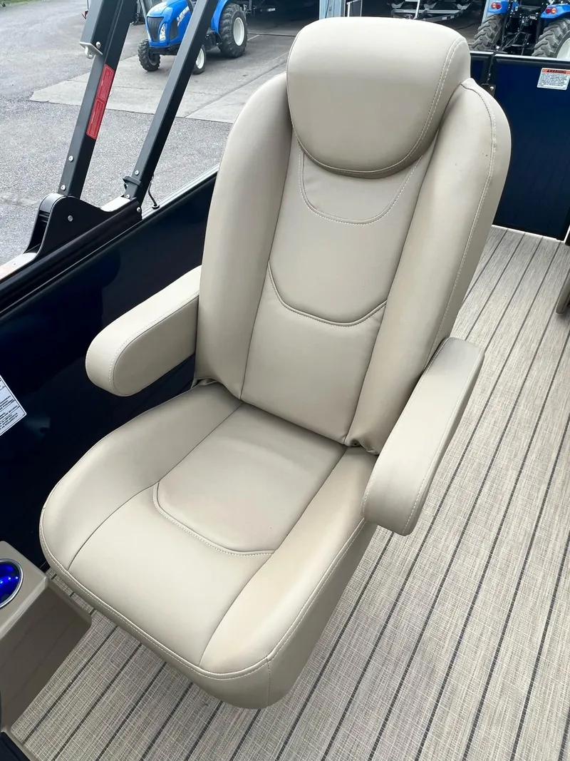 Slide: The Image of Sylvan Mirage 8520 Cruise 2025 - 18