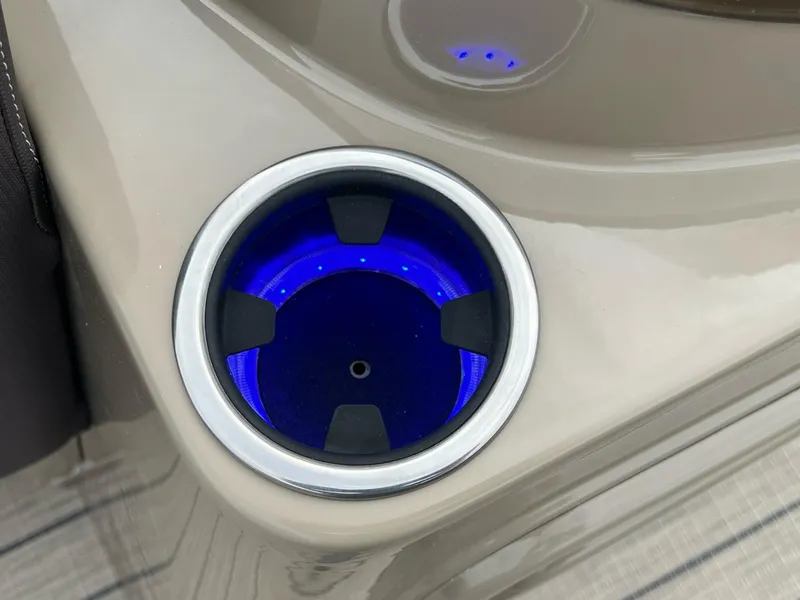 Slide: The Image of Sylvan Mirage 8520 Cruise 2025 - 27