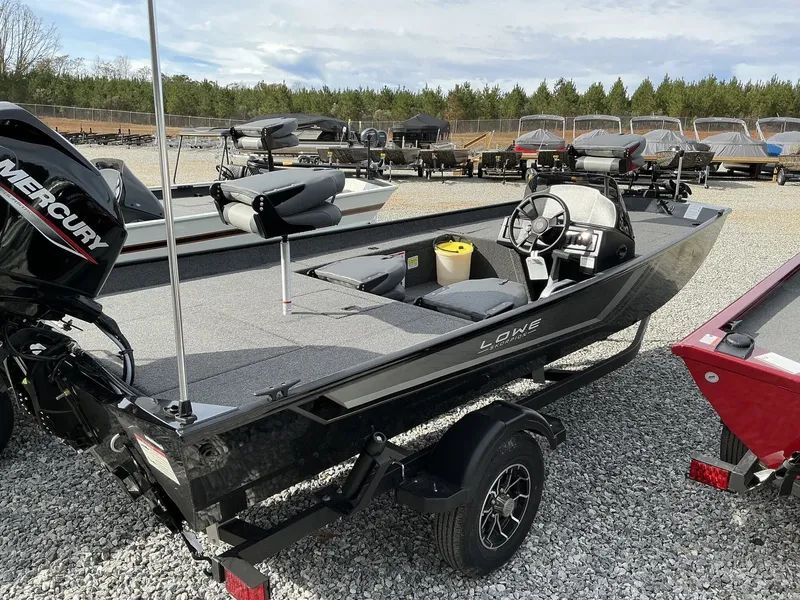 Slide: The Image of Lowe Skorpion 2025 - 3