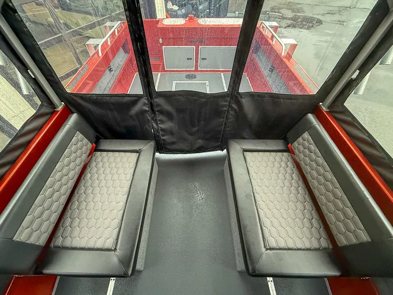 Slide: The Image of North River 23' Seahawk 2025 - 8