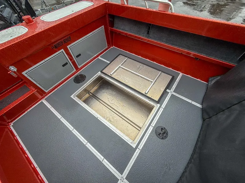 Slide: The Image of North River 23' Seahawk 2026 - 11