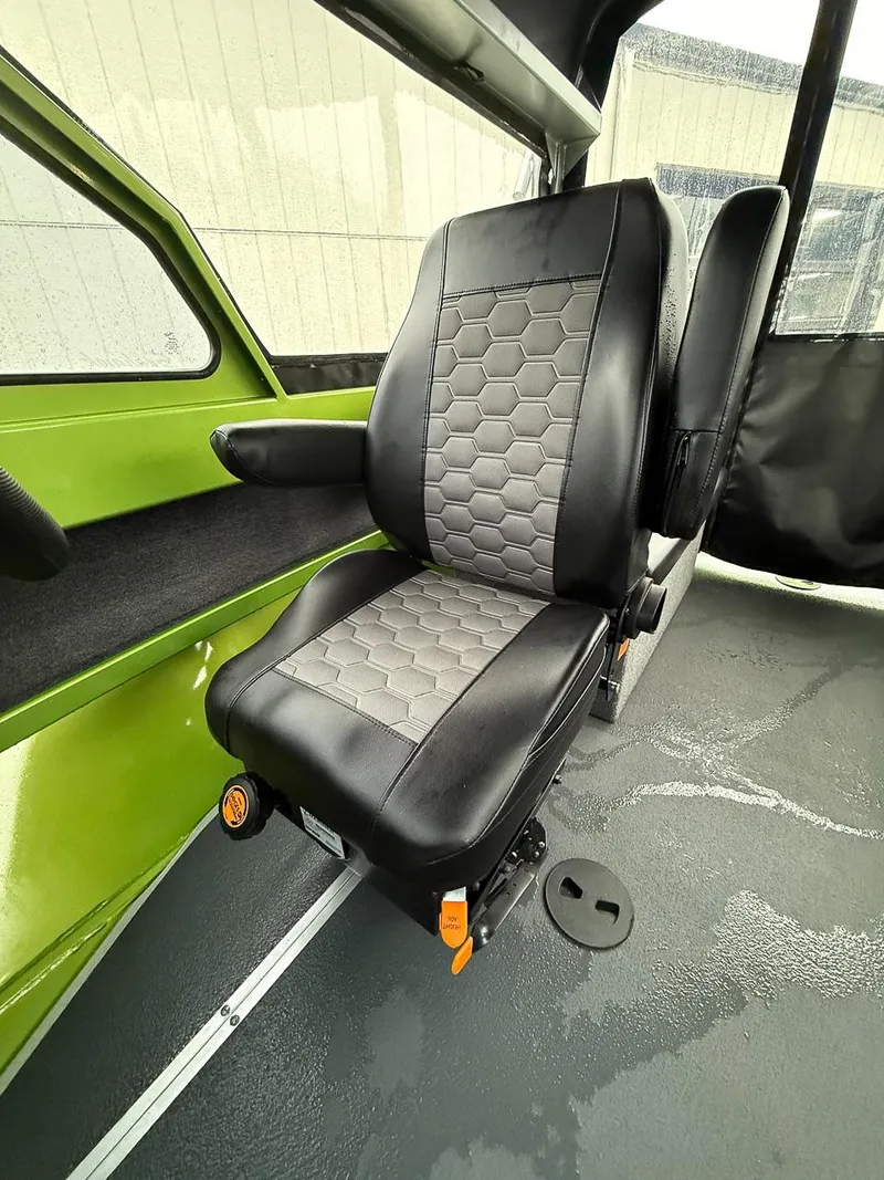 Slide: The Image of North River 22' Seahawk 2025 - 7