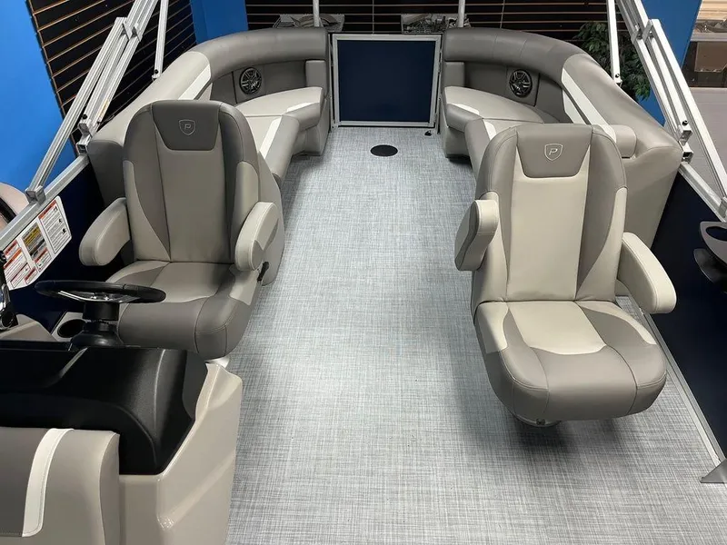 Slide: The Image of Premier 220 Sunscape 2025 - 5