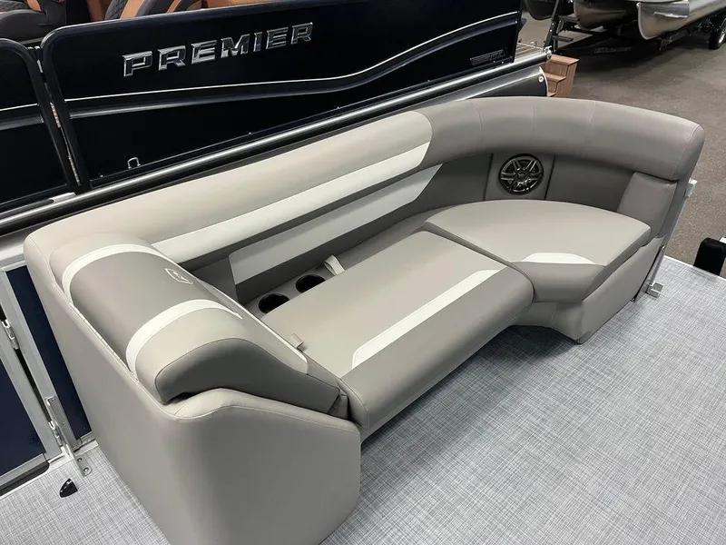 Slide: The Image of Premier 220 Sunscape 2025 - 6