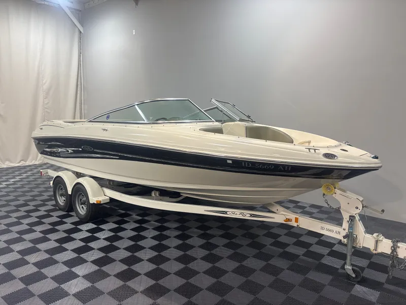 Slide: The Image of Sea Ray 200 Sport 2004 - 2
