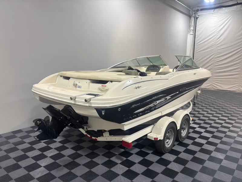 Slide: The Image of Sea Ray 200 Sport 2004 - 3