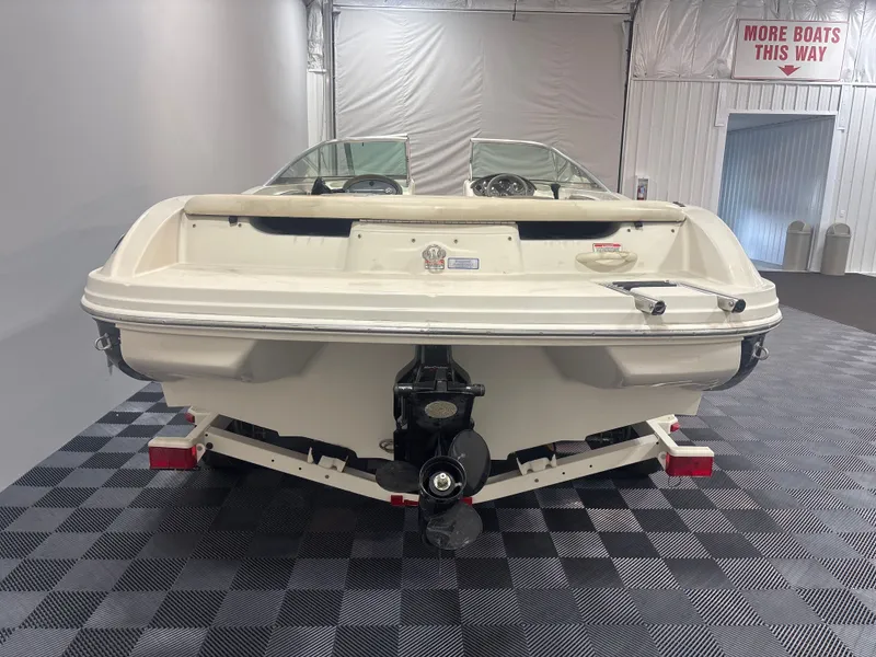 Slide: The Image of Sea Ray 200 Sport 2004 - 4